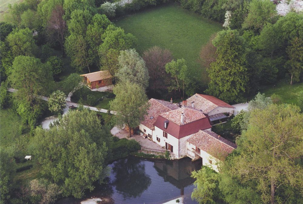 Logis Hotel Le Chantoiseau Chaumont-sur-Aire Exterior photo
