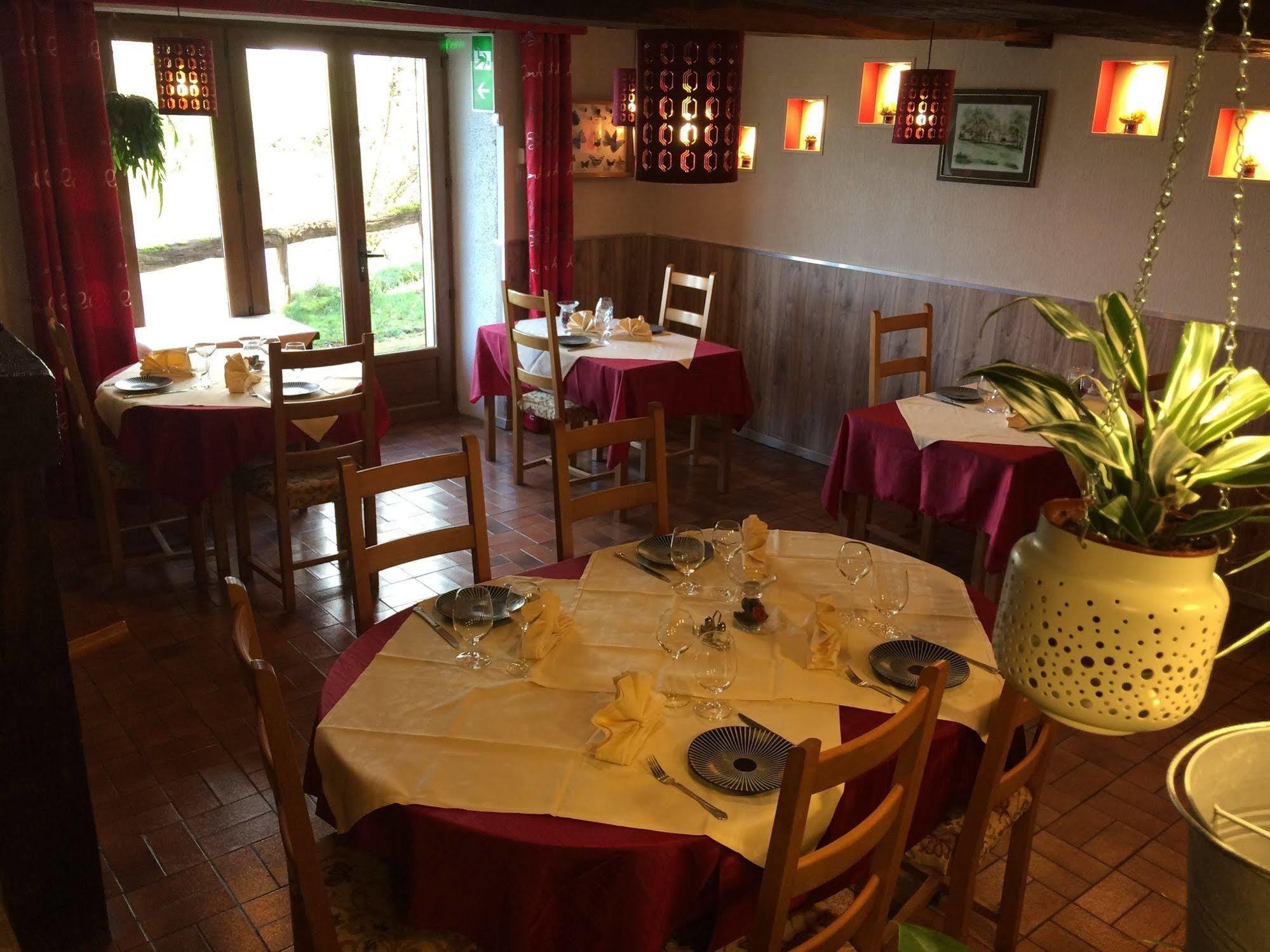 Logis Hotel Le Chantoiseau Chaumont-sur-Aire Exterior photo